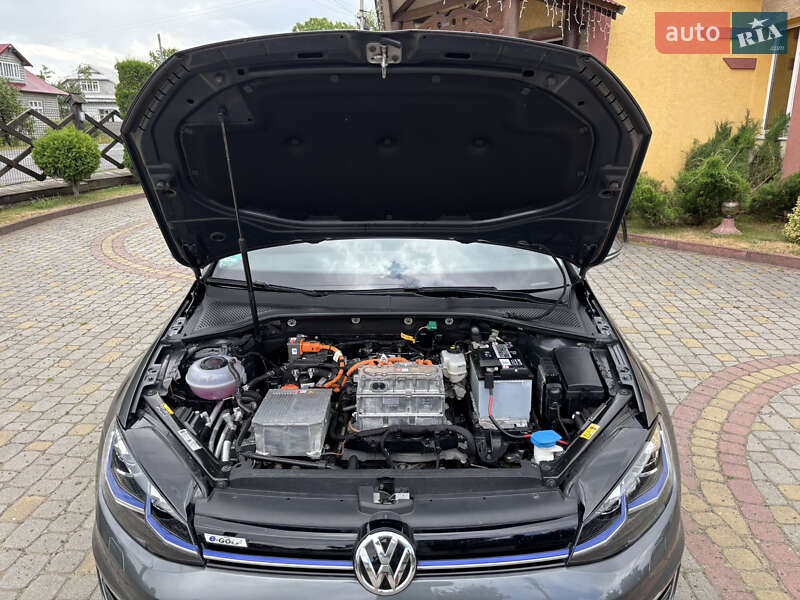 Хэтчбек Volkswagen e-Golf 2018 в Косове