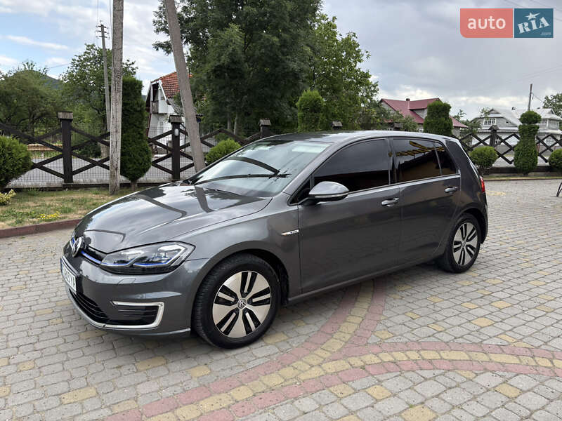 Хэтчбек Volkswagen e-Golf 2018 в Косове