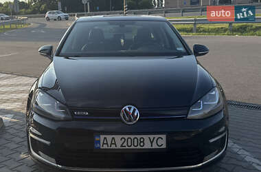 Хэтчбек Volkswagen e-Golf 2015 в Горе