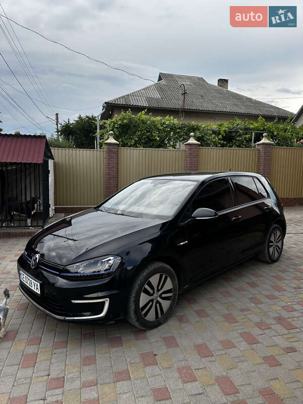 Хетчбек Volkswagen e-Golf 2016 в Чернівцях