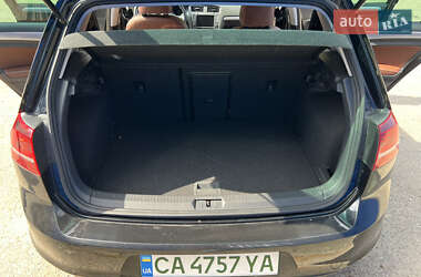 Хетчбек Volkswagen e-Golf 2014 в 