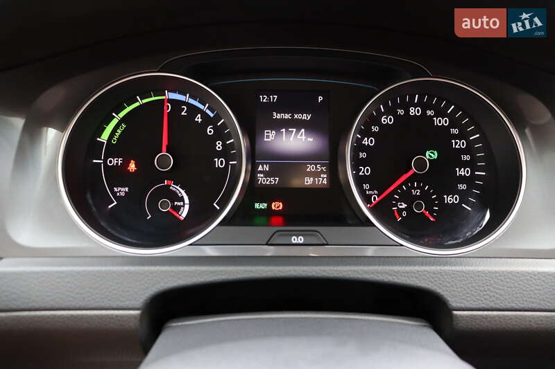 Хэтчбек Volkswagen e-Golf 2016 в Львове