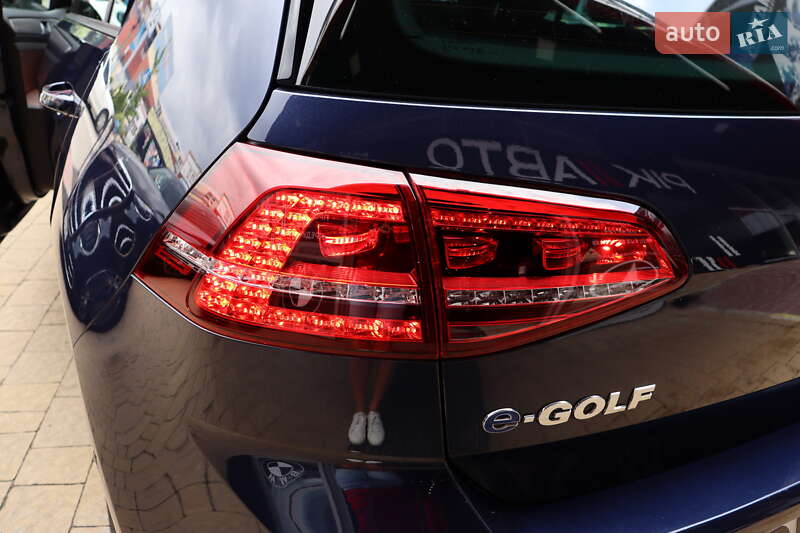 Хэтчбек Volkswagen e-Golf 2016 в Львове