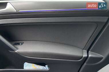 Хэтчбек Volkswagen e-Golf 2020 в 
