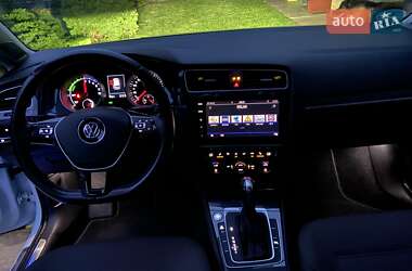 Хэтчбек Volkswagen e-Golf 2020 в 