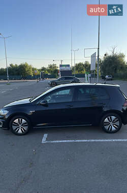 Хетчбек Volkswagen e-Golf 2017 в 