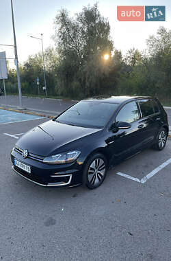 Хетчбек Volkswagen e-Golf 2017 в 