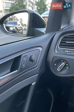 Хетчбек Volkswagen e-Golf 2017 в 