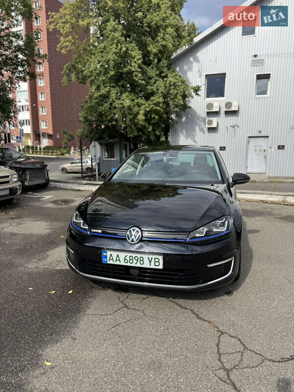 Volkswagen e-Golf 2015
