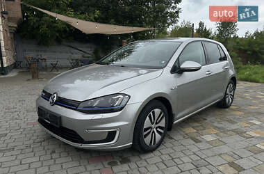 Хетчбек Volkswagen e-Golf 2016 в Городку