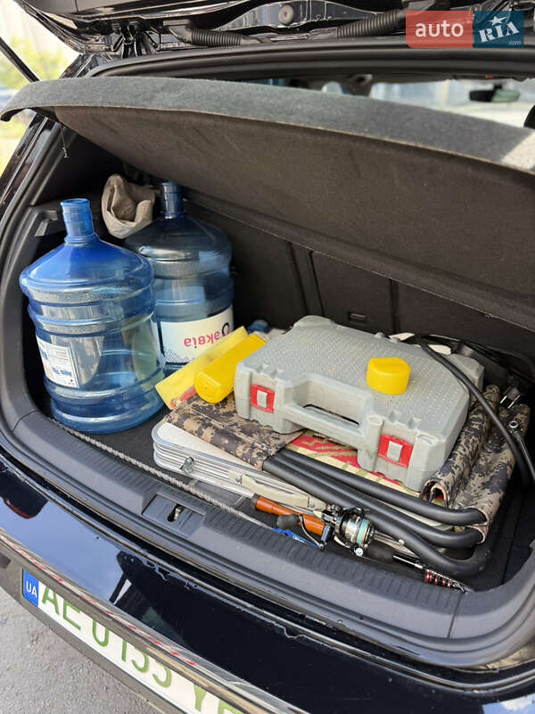 Хетчбек Volkswagen e-Golf 2019 в Дніпрі