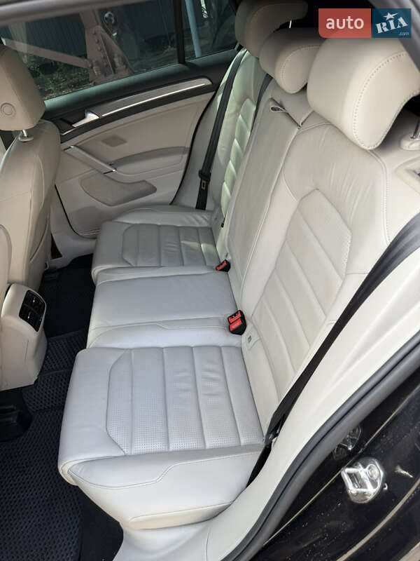 Хетчбек Volkswagen e-Golf 2019 в Дніпрі