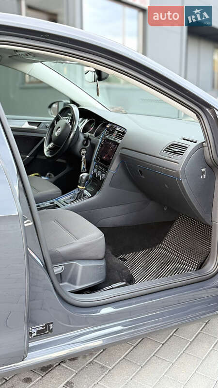 Хэтчбек Volkswagen e-Golf 2020 в Глыбокой