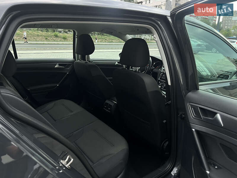 Хэтчбек Volkswagen e-Golf 2020 в Днепре