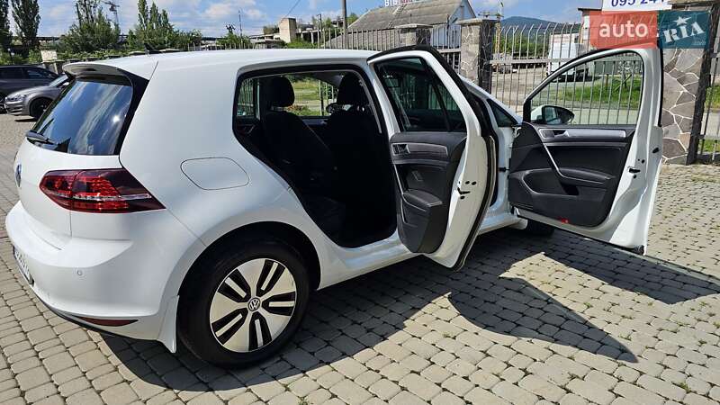 Хэтчбек Volkswagen e-Golf 2015 в Мукачево