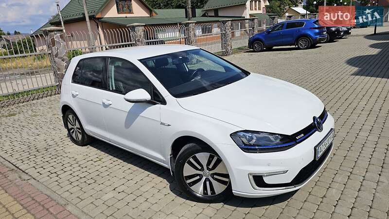 Хэтчбек Volkswagen e-Golf 2015 в Мукачево