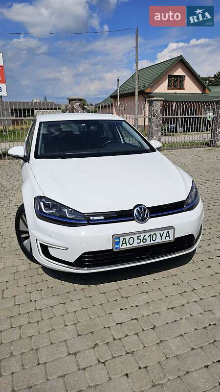 Хэтчбек Volkswagen e-Golf 2015 в Мукачево