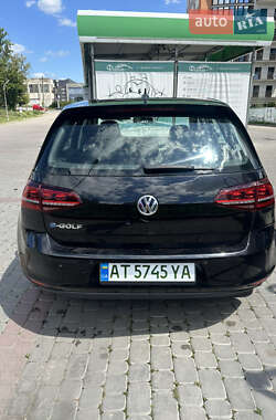 Хэтчбек Volkswagen e-Golf 2014 в 