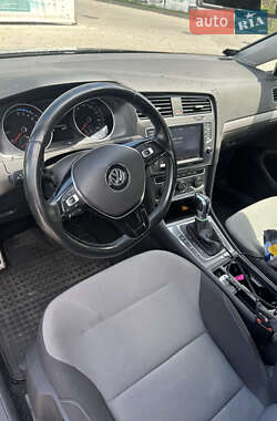 Хэтчбек Volkswagen e-Golf 2014 в 