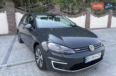 Хэтчбек Volkswagen e-Golf 2019 в 