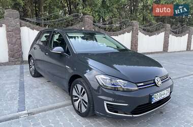 Хэтчбек Volkswagen e-Golf 2019 в 