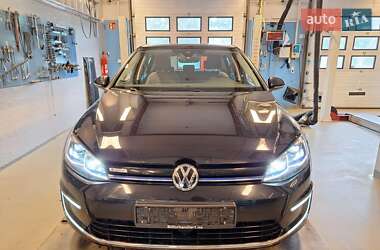 Хэтчбек Volkswagen e-Golf 2017 в Киеве