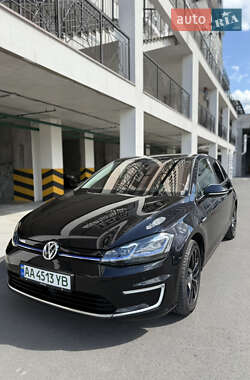 Хэтчбек Volkswagen e-Golf 2017 в Киеве