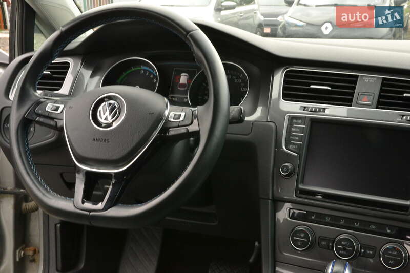 Хэтчбек Volkswagen e-Golf 2016 в Луцке