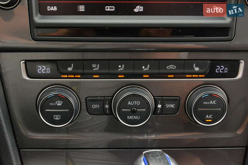 Хэтчбек Volkswagen e-Golf 2016 в Луцке