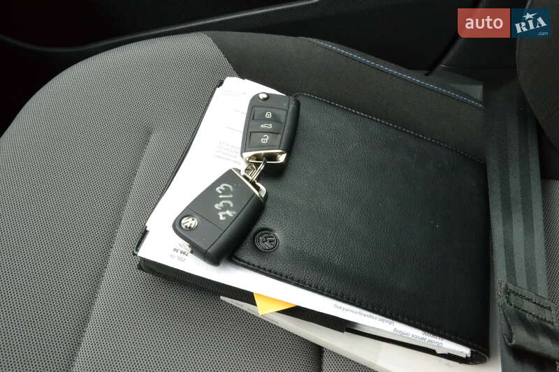 Хэтчбек Volkswagen e-Golf 2016 в Луцке