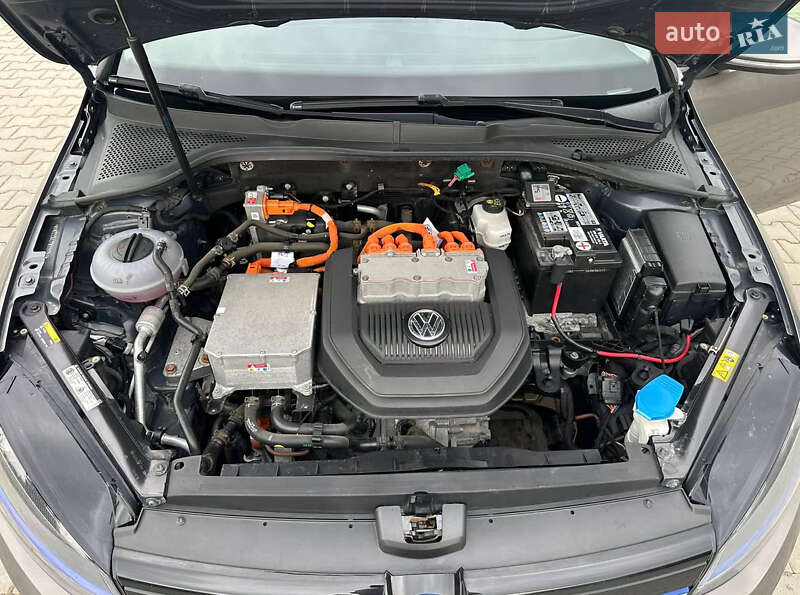 Хетчбек Volkswagen e-Golf 2014 в Кам'янець-Подільському