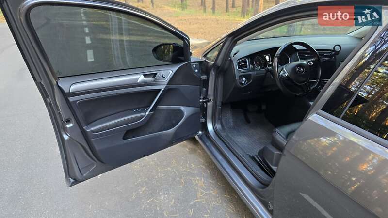 Хэтчбек Volkswagen e-Golf 2017 в Полтаве