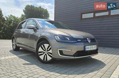 Хэтчбек Volkswagen e-Golf 2015 в Киеве