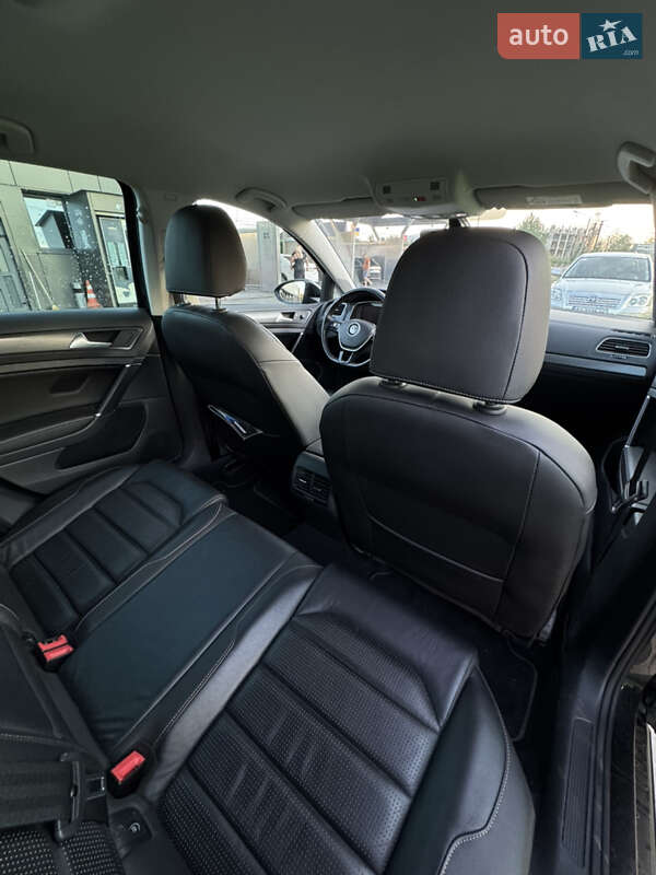 Хетчбек Volkswagen e-Golf 2018 в Ужгороді