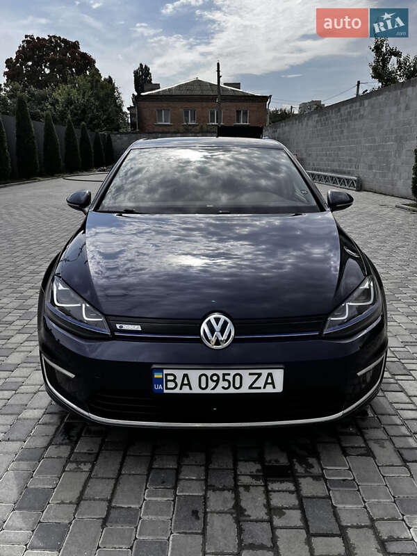 Хетчбек Volkswagen e-Golf 2015 в Кропивницькому