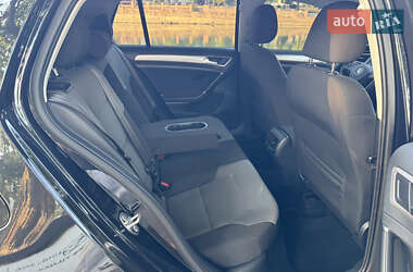 Хэтчбек Volkswagen e-Golf 2015 в 