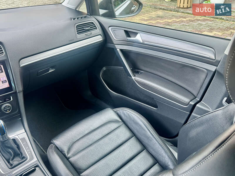 Хэтчбек Volkswagen e-Golf 2019 в Самборе