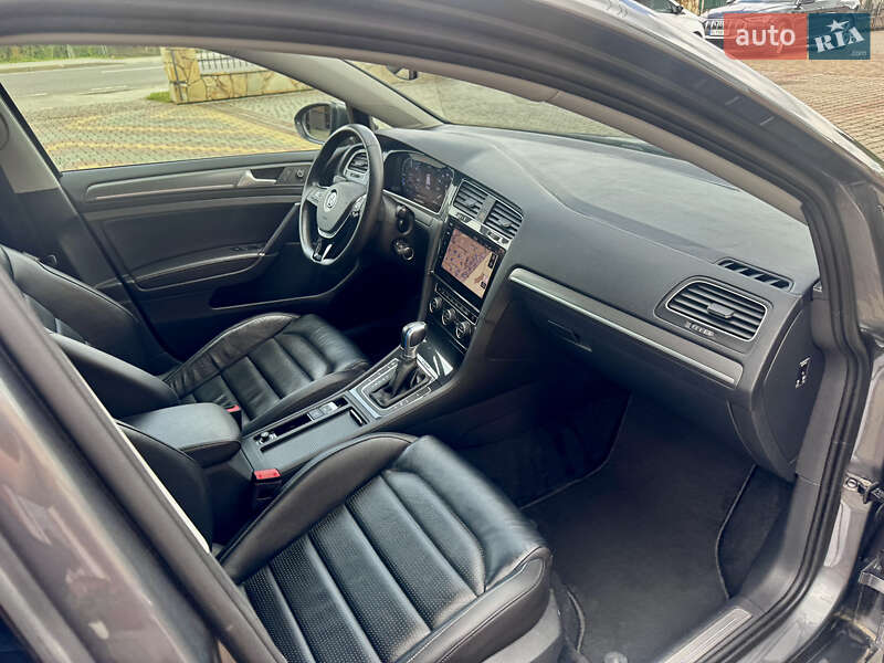 Хэтчбек Volkswagen e-Golf 2019 в Самборе