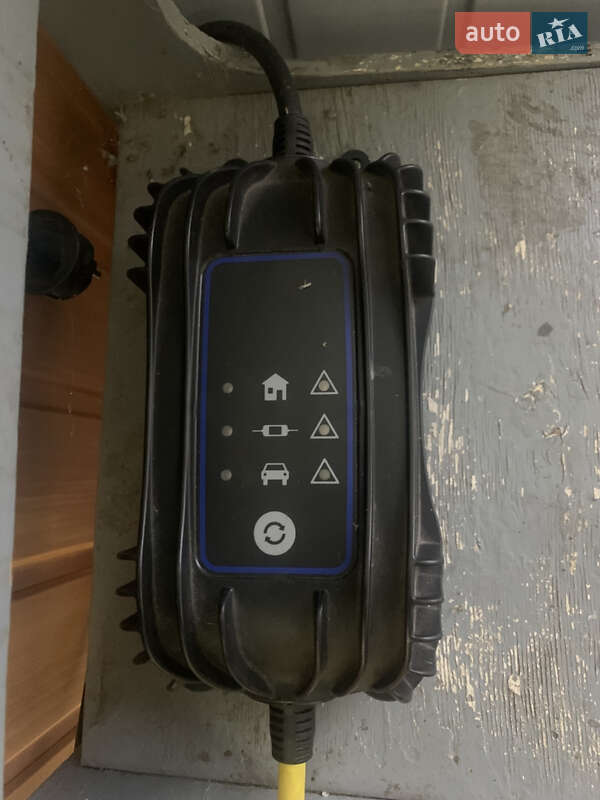 Хэтчбек Volkswagen e-Golf 2016 в Каменском