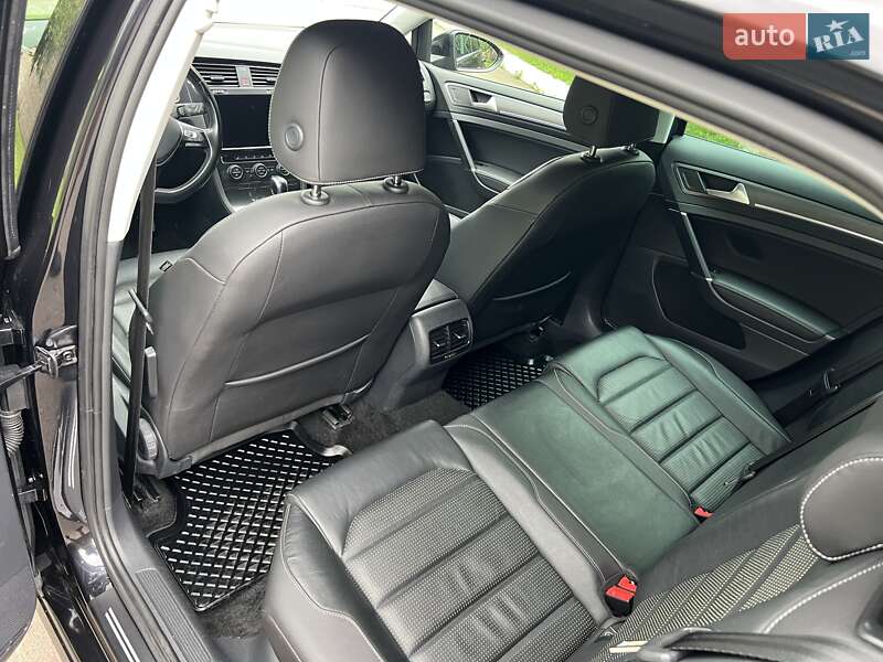 Хэтчбек Volkswagen e-Golf 2019 в Ровно