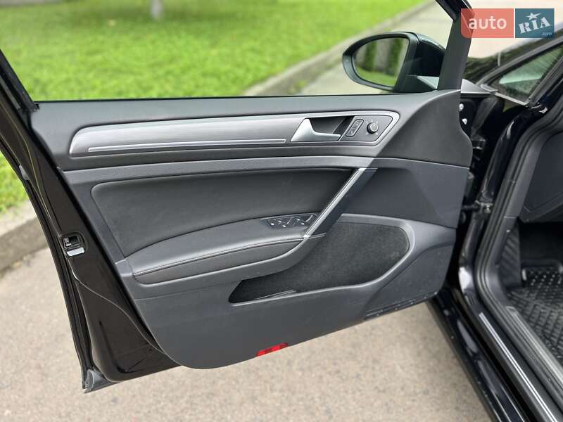 Хэтчбек Volkswagen e-Golf 2019 в Ровно