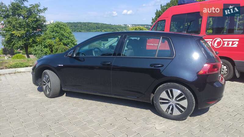 Volkswagen e-Golf 2016