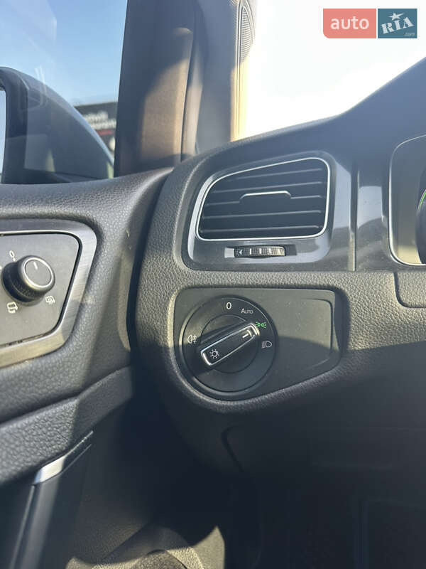 Хетчбек Volkswagen e-Golf 2018 в Мукачевому