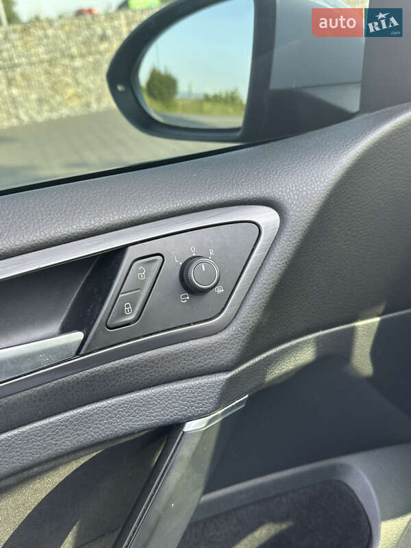 Хетчбек Volkswagen e-Golf 2018 в Мукачевому