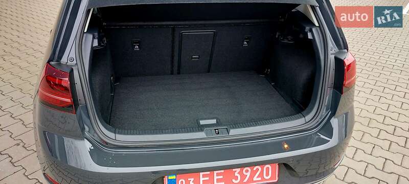 Хэтчбек Volkswagen e-Golf 2020 в Киеве