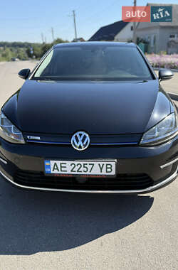 Хетчбек Volkswagen e-Golf 2014 в Дніпрі