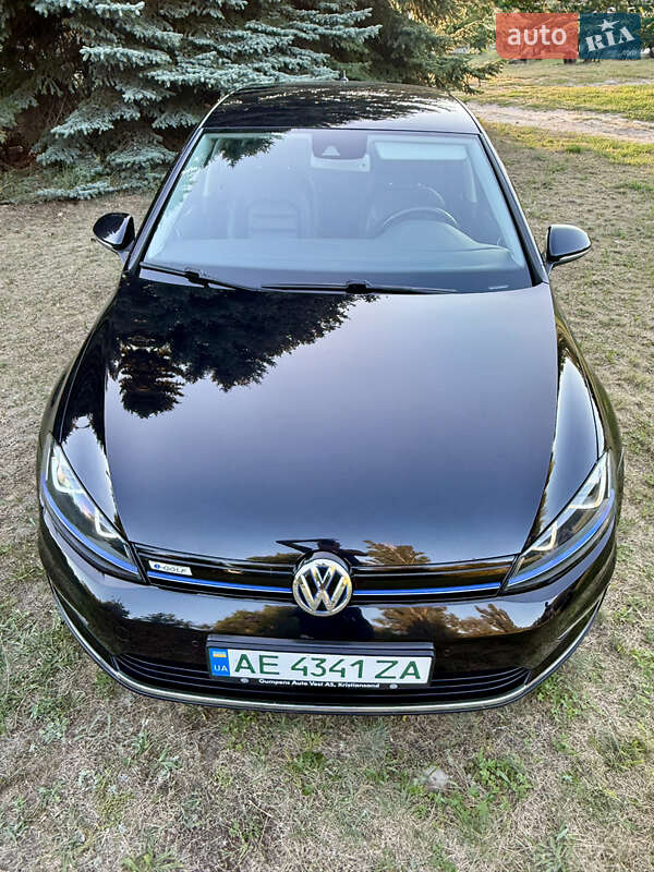 Volkswagen e-Golf 2015