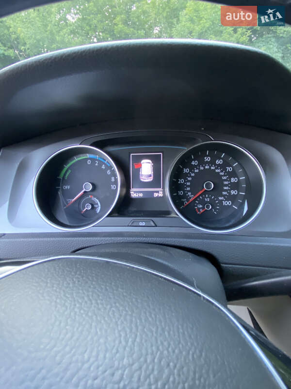 Хетчбек Volkswagen e-Golf 2015 в Полтаві