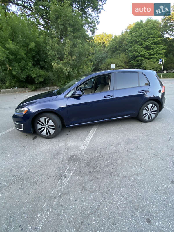 Хетчбек Volkswagen e-Golf 2015 в Полтаві