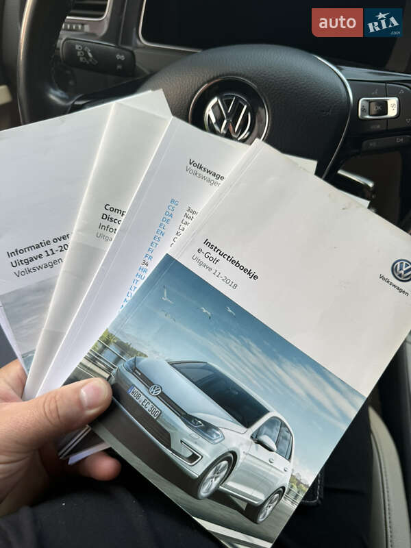 Хетчбек Volkswagen e-Golf 2019 в Дніпрі